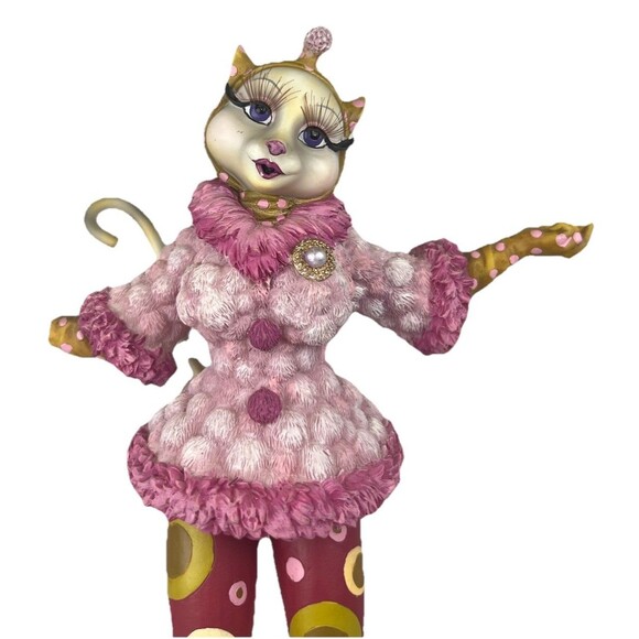 Margaret Le Van Alley Cats Therianthropic Skiing detailed Figurine RARE!! Broken - Picture 10 of 16